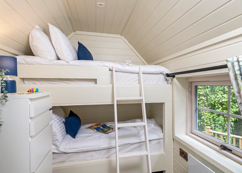 Two bedroom Treehouse (no Hot tub) - Otter Falls, Upottery, Honiton