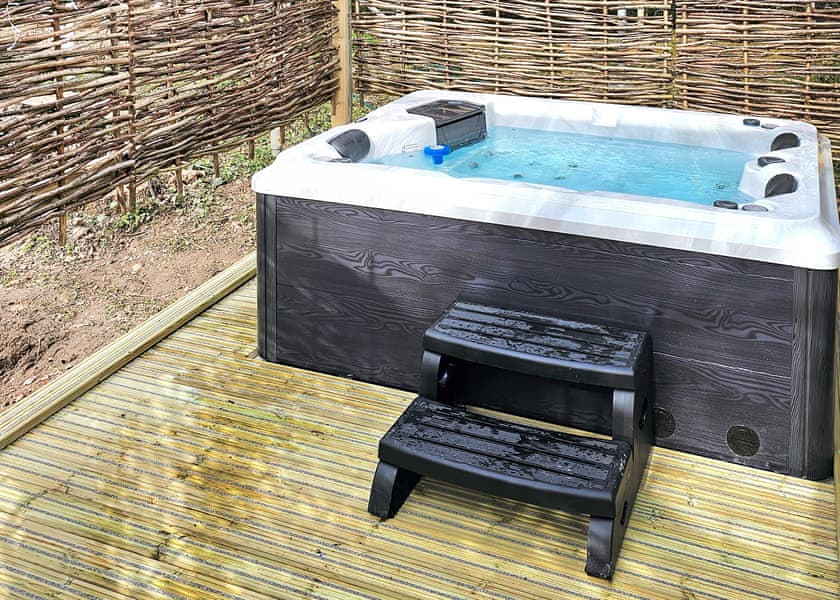 One Bedroom Treehouse with Hot Tub - Otter Falls, Upottery, Honiton