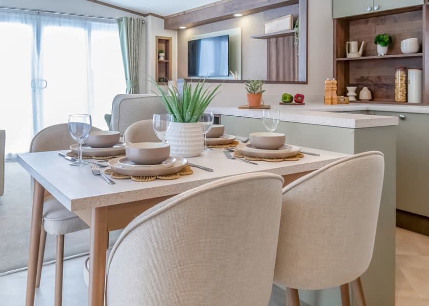 2 Bedroom Heron Lodge with Hot Tub – Sleeps 6 - Otter Falls, Upottery, Honiton