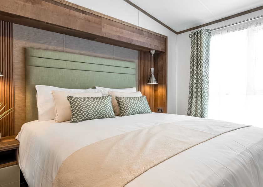 2 Bedroom Heron Lodge with Hot Tub – Sleeps 6 - Otter Falls, Upottery, Honiton