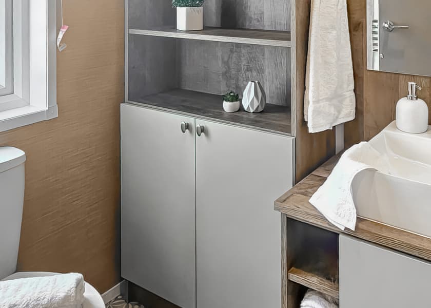 2 Bedroom Heron Lodge with Hot Tub – Sleeps 6 - Otter Falls, Upottery, Honiton