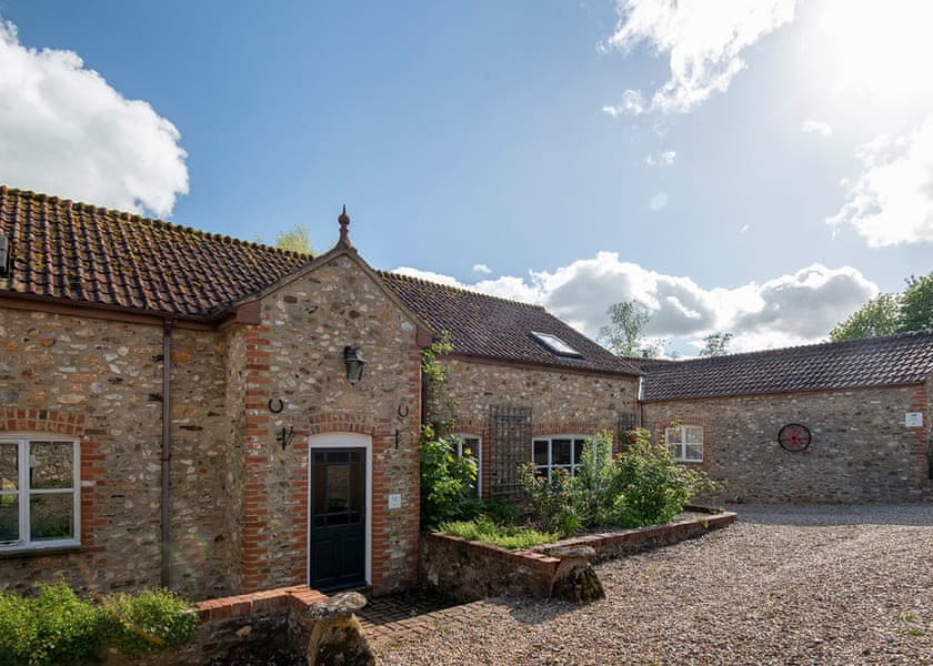 Shire Stables with Hot Tub - Otter Falls, Upottery, Honiton