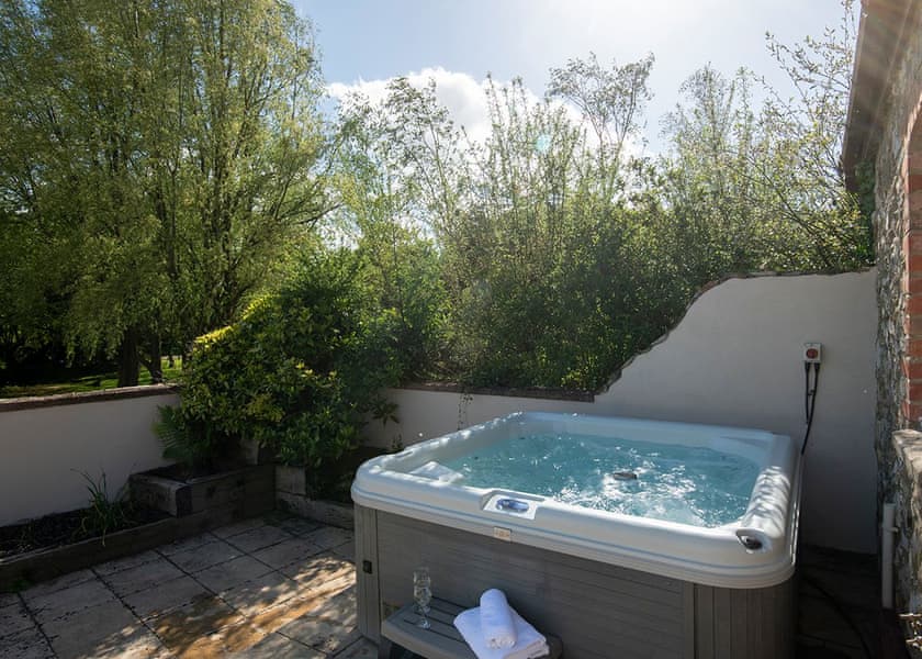 Shire Stables with Hot Tub - Otter Falls, Upottery, Honiton