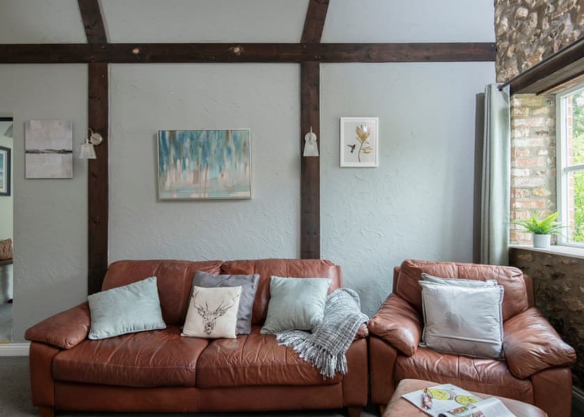 Shire Stables with Hot Tub - Otter Falls, Upottery, Honiton