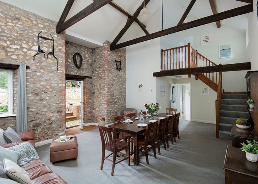 Shire Stables with Hot Tub - Otter Falls, Upottery, Honiton