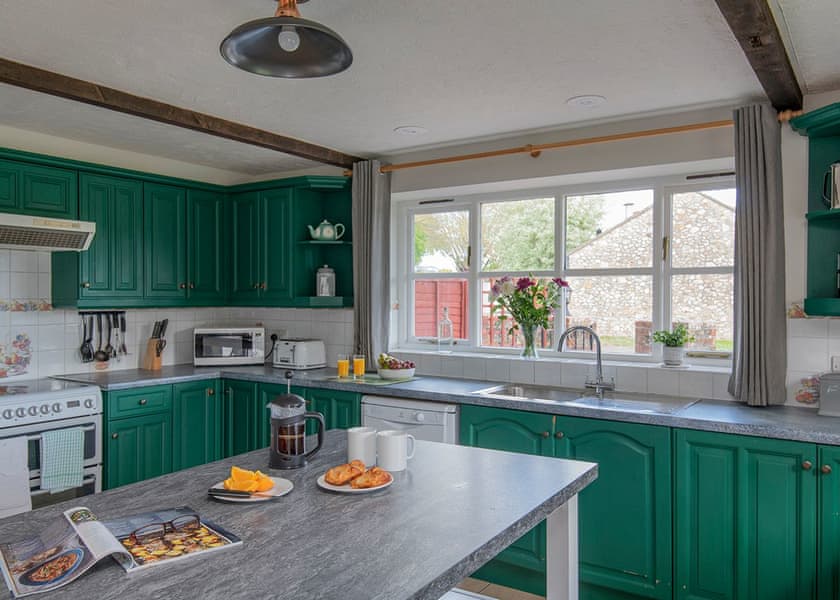 Shire Stables with Hot Tub - Otter Falls, Upottery, Honiton