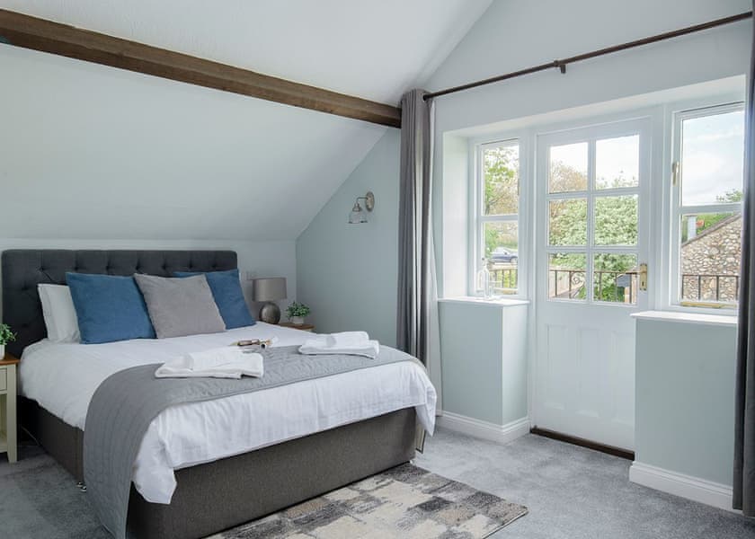 Shire Stables with Hot Tub - Otter Falls, Upottery, Honiton