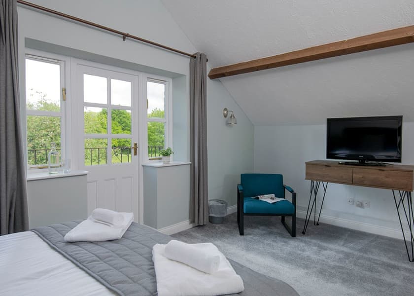 Shire Stables with Hot Tub - Otter Falls, Upottery, Honiton