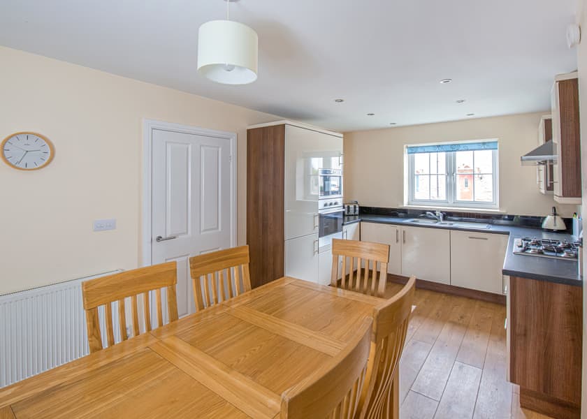 4 Berth Comfort Cottage - The Bay Filey Holiday Village, Filey