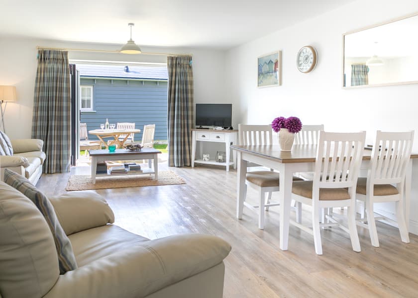 4 Berth Comfort Cottage Pet Friendly - The Bay Filey Holiday Village, Filey