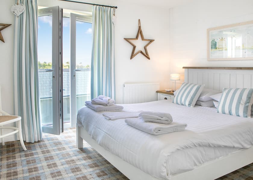 5 Berth Comfort Cottage Pet Friendly - The Bay Filey Holiday Village, Filey
