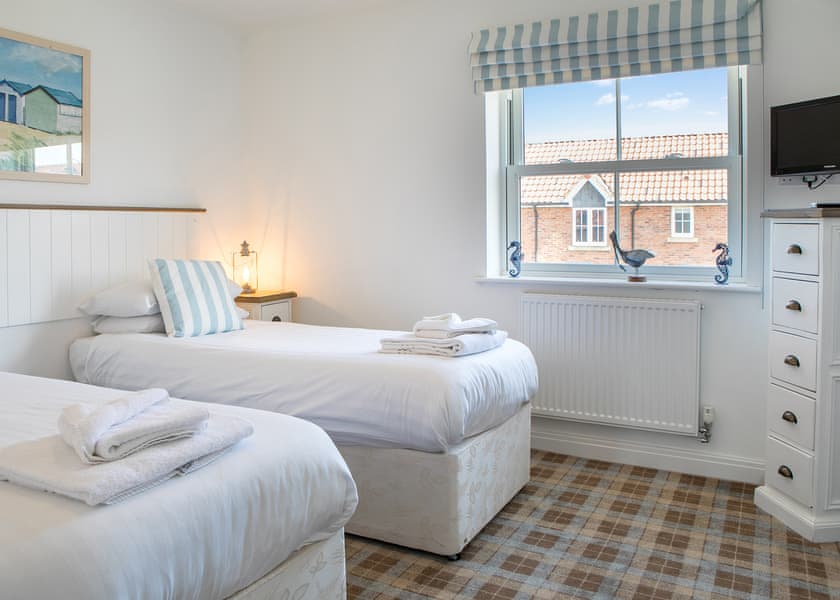 5 Berth Comfort Cottage Pet Friendly - The Bay Filey Holiday Village, Filey