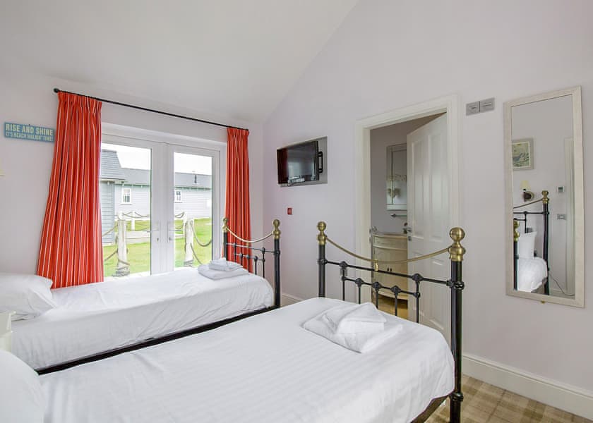 4 Berth Indulgent Beach House Grande Pet friendly - The Bay Filey Holiday Village, Filey