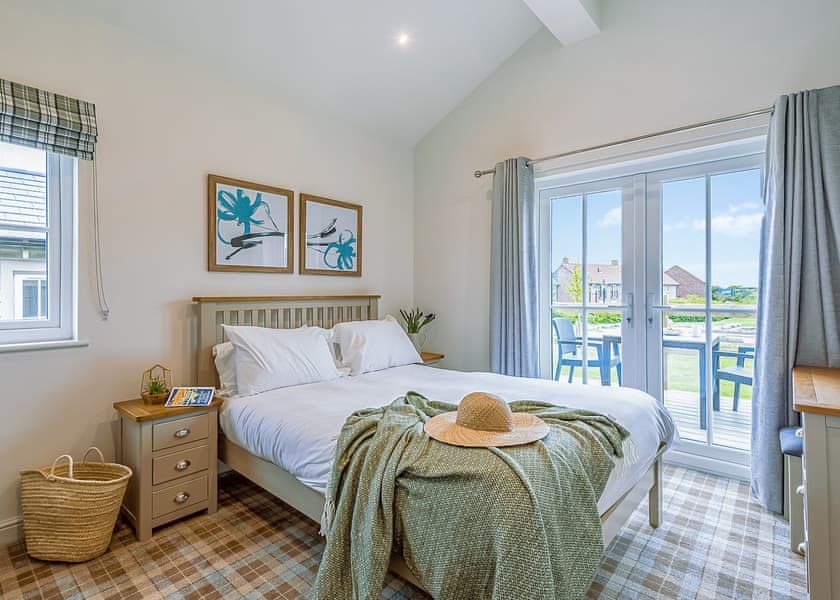 4 Berth Indulgent Grande Meadow Lodge Pet Friendly - The Bay Filey Holiday Village, Filey