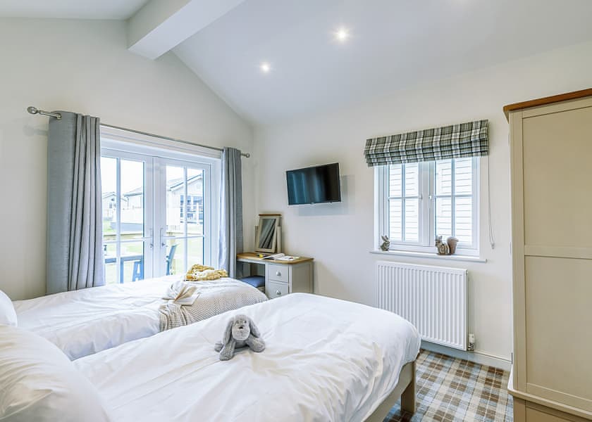 4 Berth Indulgent Grande Meadow Lodge Pet Friendly - The Bay Filey Holiday Village, Filey