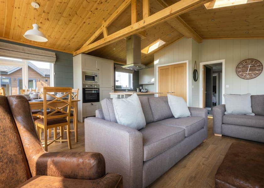 Fairground Lodge (Sleeps 6) - Folly Farm Holiday Park, Kilgetty