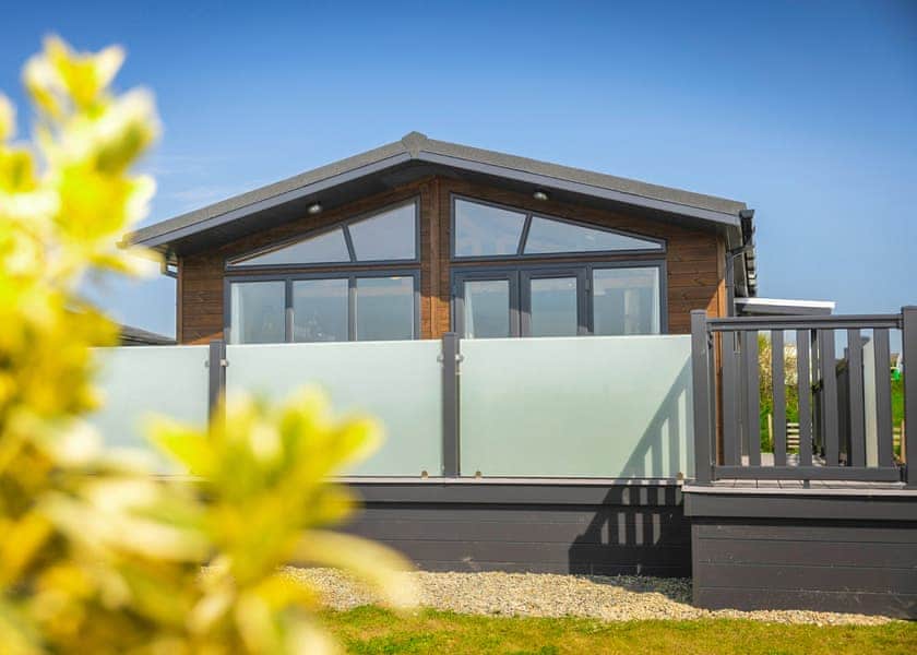 Fairground Lodge (sleeps 4) - Folly Farm Holiday Park, Kilgetty