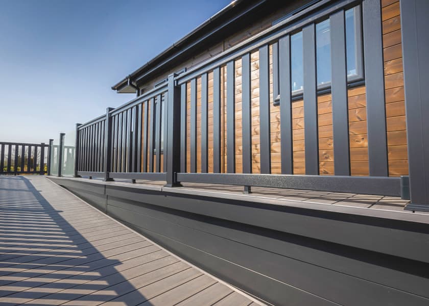 Fairground Lodge (sleeps 4) - Folly Farm Holiday Park, Kilgetty