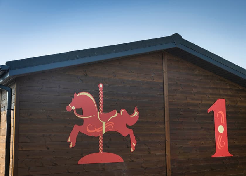 Fairground Lodge (sleeps 4) - Folly Farm Holiday Park, Kilgetty