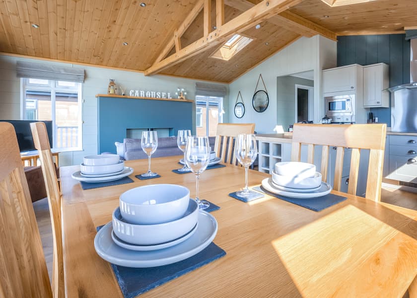 Fairground Lodge (sleeps 4) - Folly Farm Holiday Park, Kilgetty