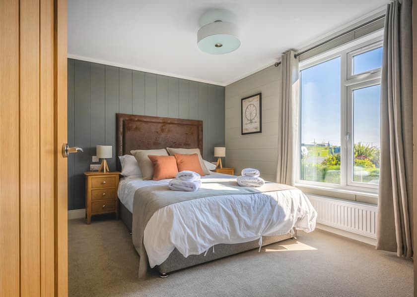 Fairground Lodge (sleeps 4) - Folly Farm Holiday Park, Kilgetty