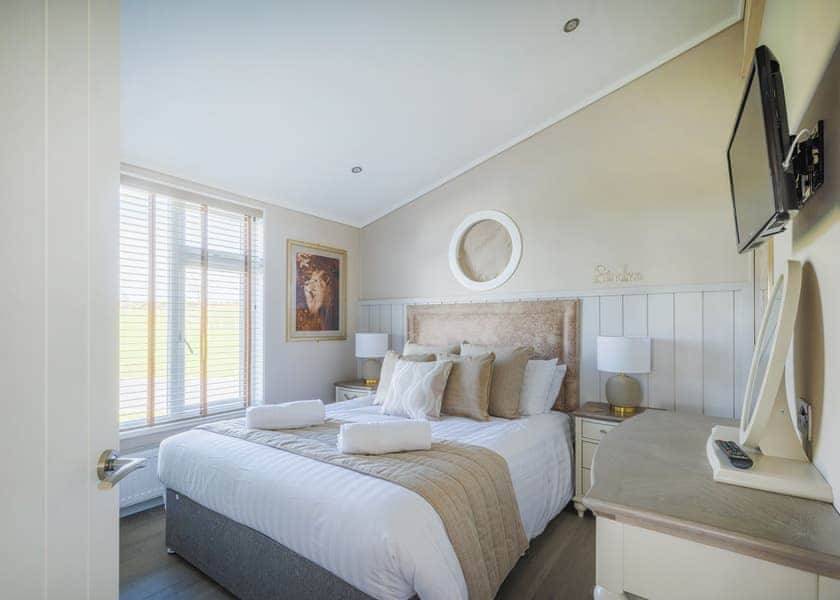 Simba Lodge - Folly Farm Holiday Park, Kilgetty