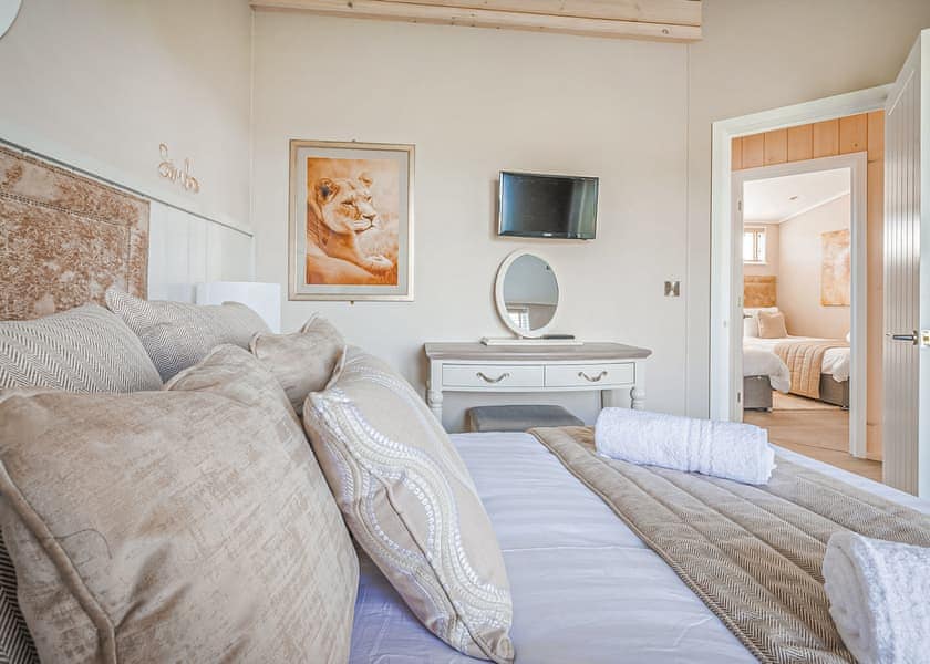 Simba Lodge - Folly Farm Holiday Park, Kilgetty