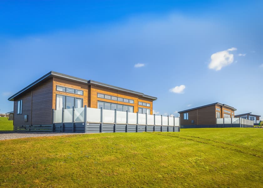 Kifaru Lodge - Folly Farm Holiday Park, Kilgetty