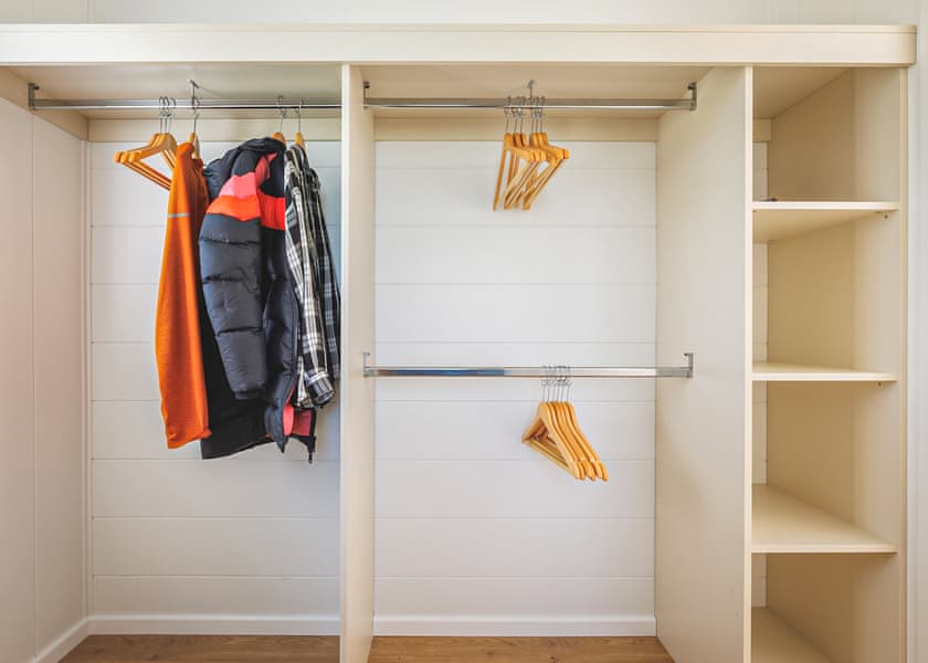 Kifaru Lodge - Folly Farm Holiday Park, Kilgetty