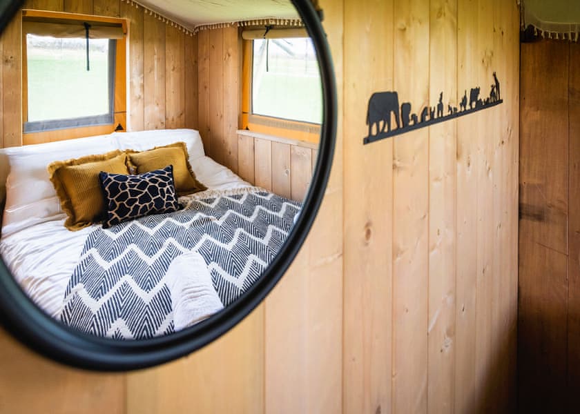 Twiga Tent - Folly Farm Holiday Park, Kilgetty