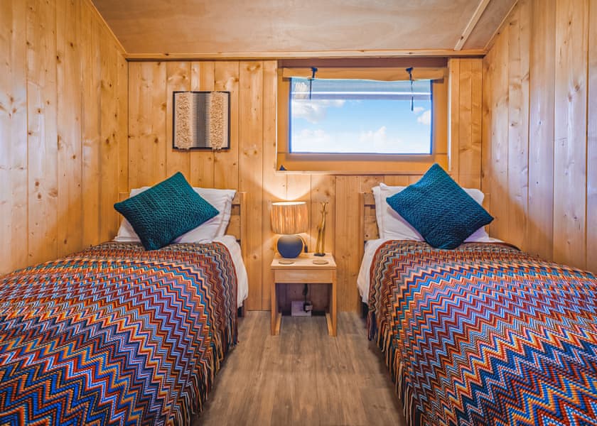 Twiga Tent - Folly Farm Holiday Park, Kilgetty