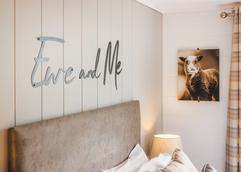 Balwen Lodge - Folly Farm Holiday Park, Kilgetty