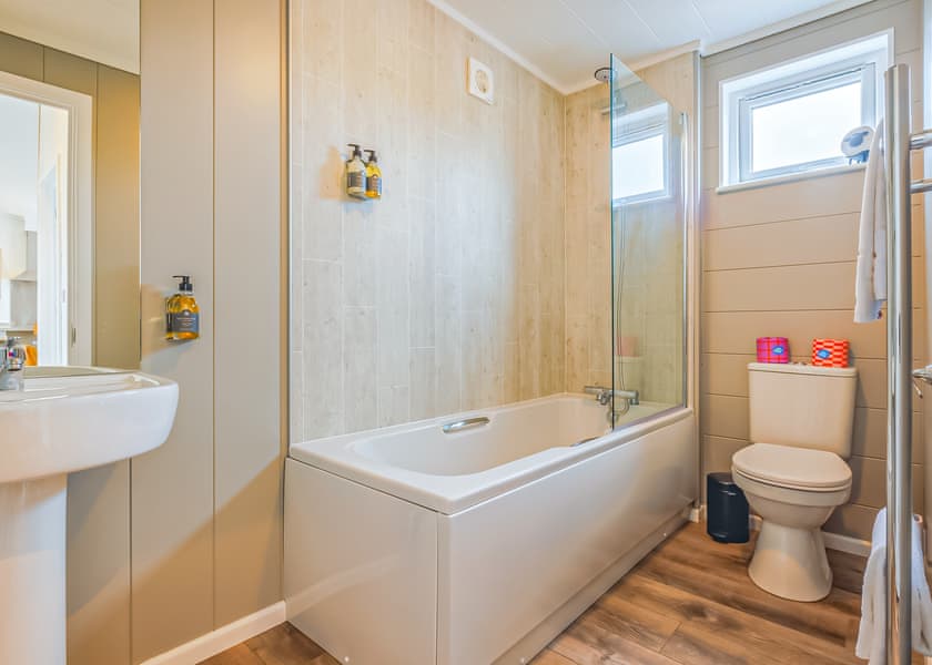 Balwen Lodge - Folly Farm Holiday Park, Kilgetty