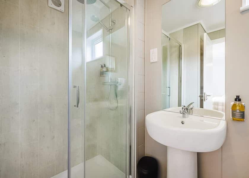 Torwen Lodge - Folly Farm Holiday Park, Kilgetty