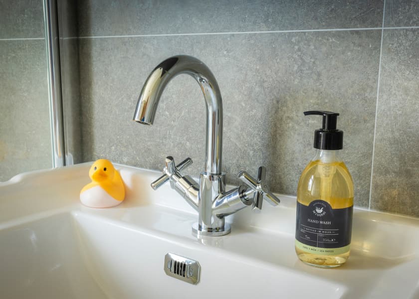 Fairground Pet Friendly Lodge - Folly Farm Holiday Park, Kilgetty