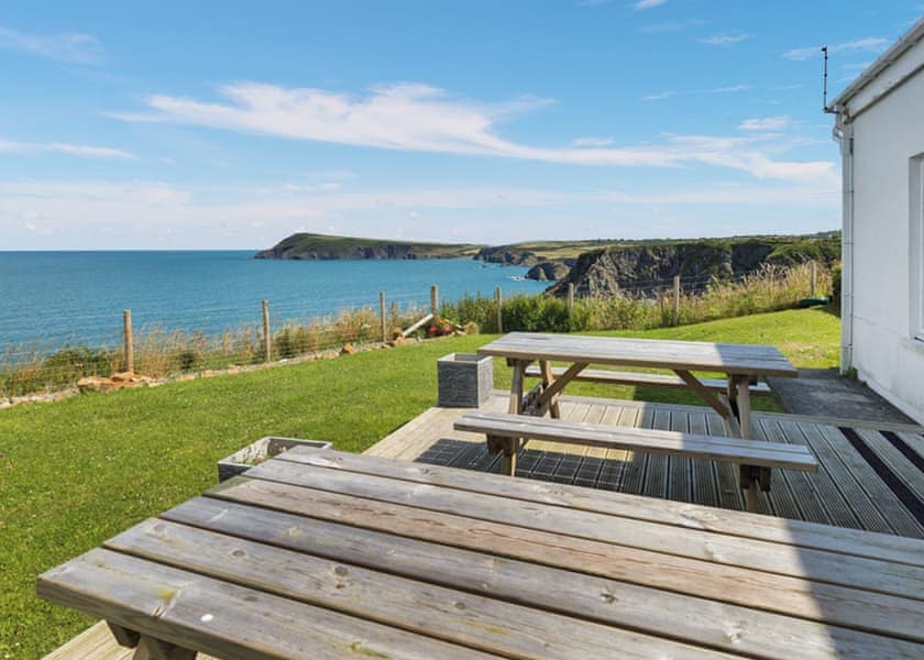 Ty Gwyn Cottage | Fishguard Bay Resort, Fishguard, Pembrokeshire