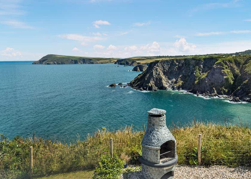 Ty Gwyn Cottage | Fishguard Bay Resort, Fishguard, Pembrokeshire