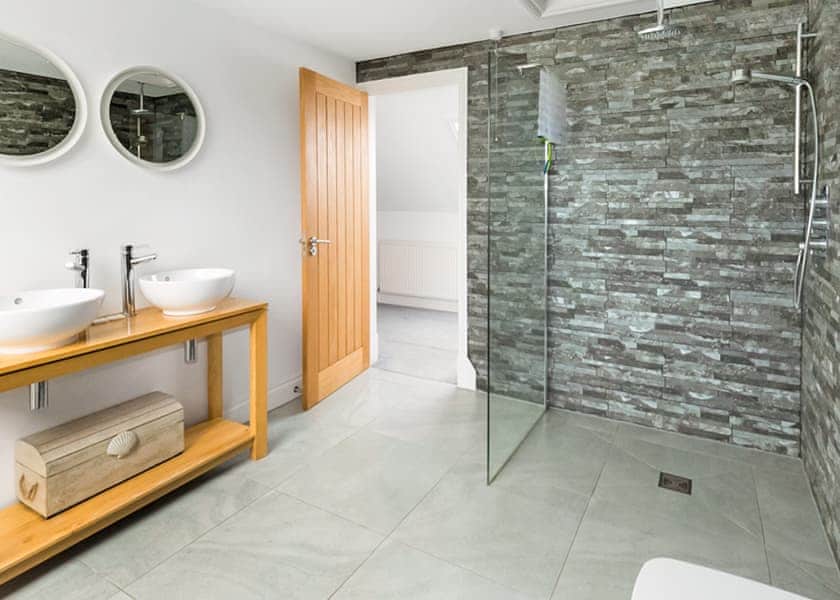 Ty Gwyn Cottage | Fishguard Bay Resort, Fishguard, Pembrokeshire
