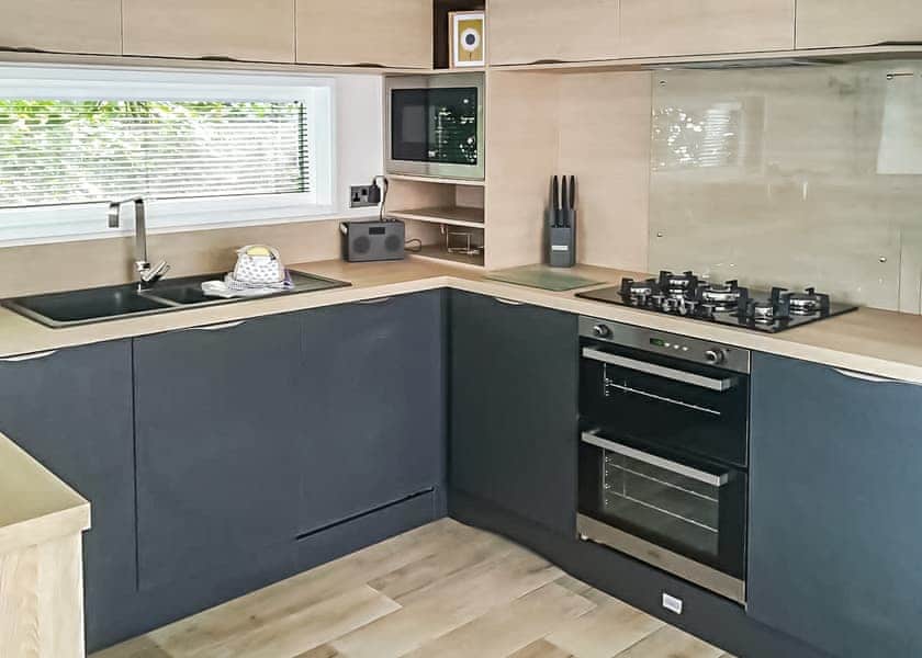 Bijou Lodge - Fishguard Bay Resort, Fishguard,