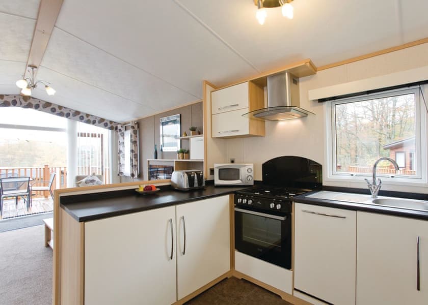 Comfort Plus Caravan 4 - Finlake Resort & Spa, Chudleigh, Newton Abbot