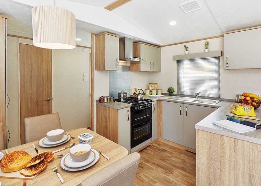 Comfort Plus Caravan 4 - Finlake Resort & Spa, Chudleigh, Newton Abbot