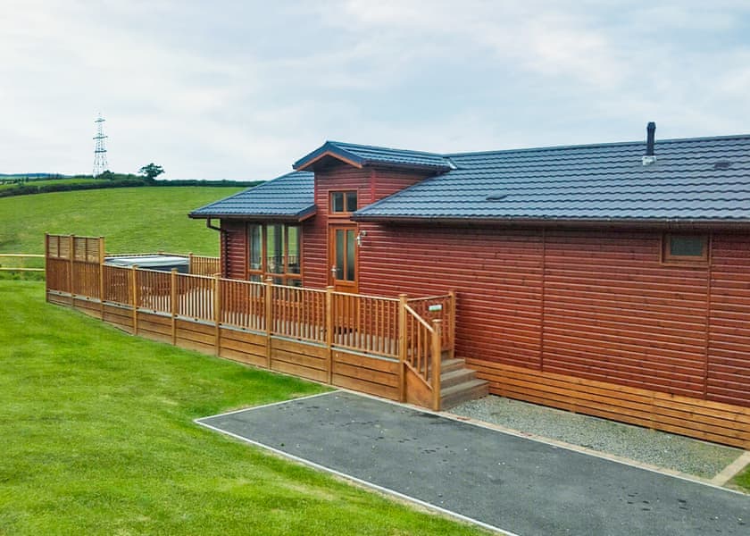 Luxury Lodge 8 Hot Tub - Finlake Resort & Spa, Chudleigh, Newton Abbot