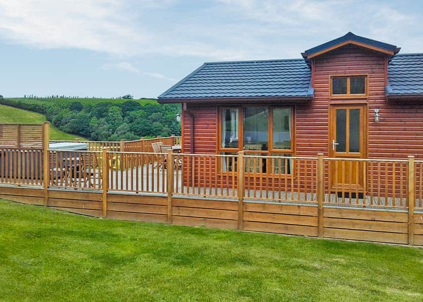 Luxury Lodge 8 Hot Tub - Finlake Resort & Spa, Chudleigh, Newton Abbot