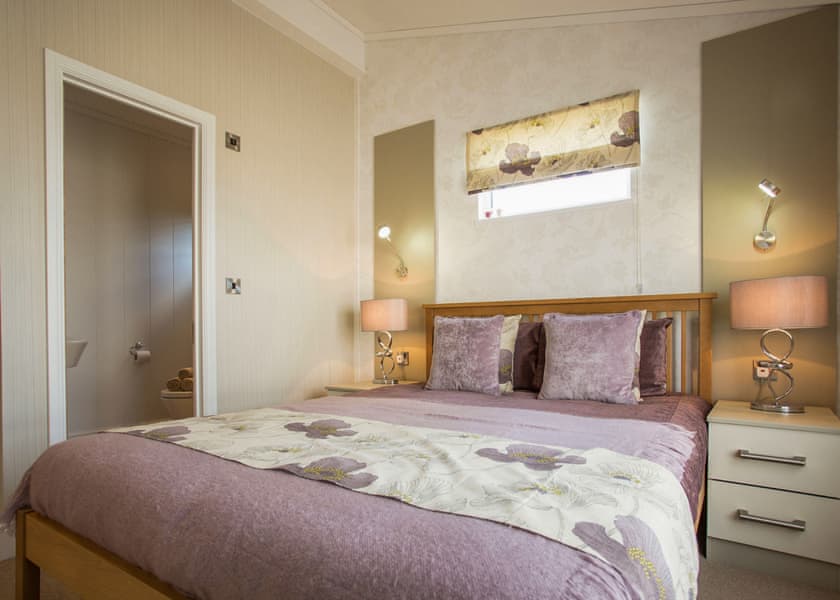 Luxury Lodge 8 Hot Tub - Finlake Resort & Spa, Chudleigh, Newton Abbot