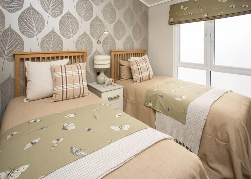 Luxury Lodge 8 Hot Tub - Finlake Resort & Spa, Chudleigh, Newton Abbot