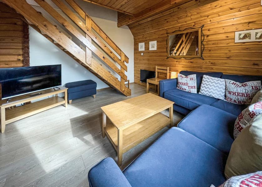 Traditional Woodland Lodge 6 - Finlake Resort & Spa, Chudleigh, Newton Abbot