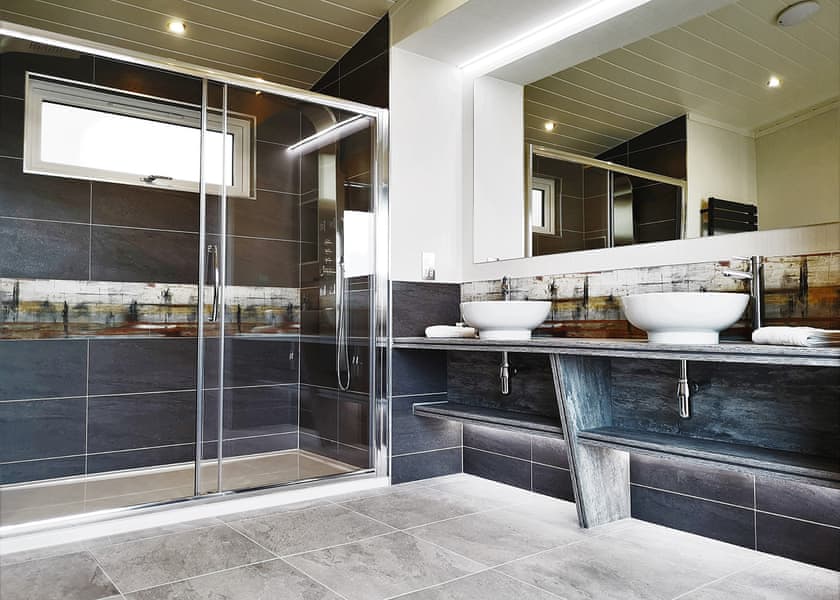 Luxury Suite Hot Tub - Finlake Resort & Spa, Chudleigh, Newton Abbot