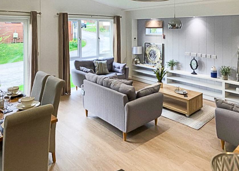 Comfort Plus Lodge Hot Tub 6 - Finlake Resort & Spa, Chudleigh, Newton Abbot