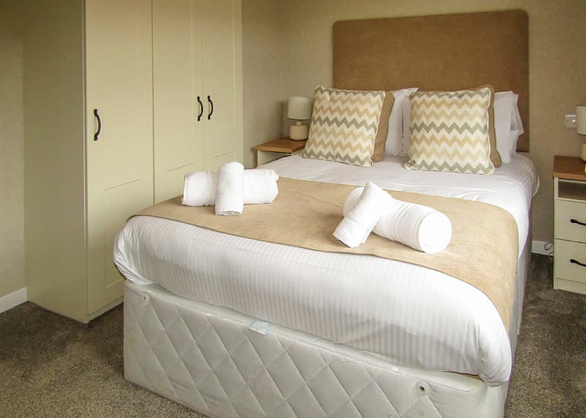 Comfort Plus Lodge Hot Tub 6 - Finlake Resort & Spa, Chudleigh, Newton Abbot