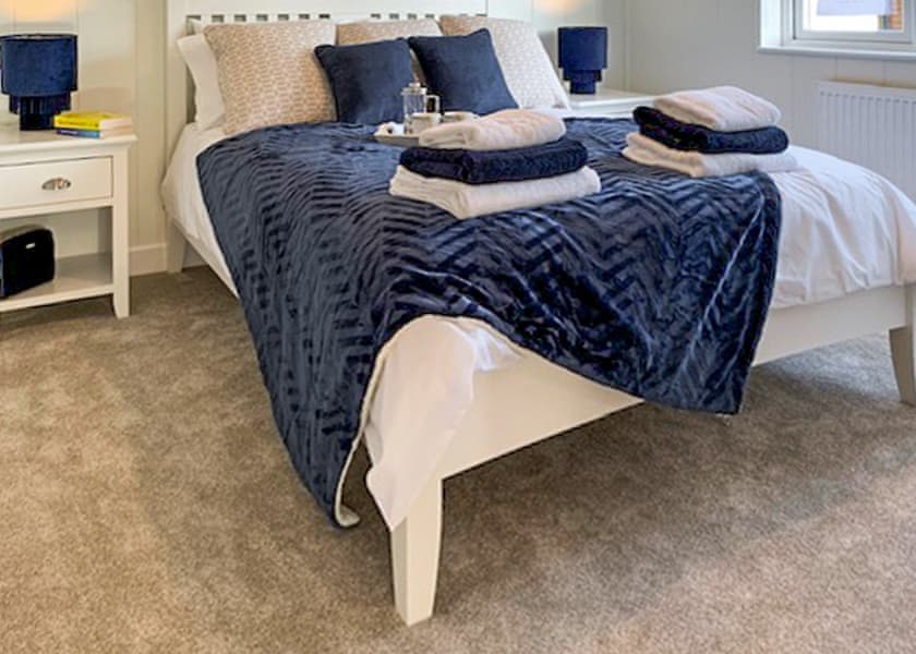 Comfort Plus Lodge Hot Tub 6 - Finlake Resort & Spa, Chudleigh, Newton Abbot